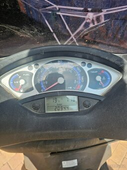 Yamaha Xmax 250 rv. 2006 - 6