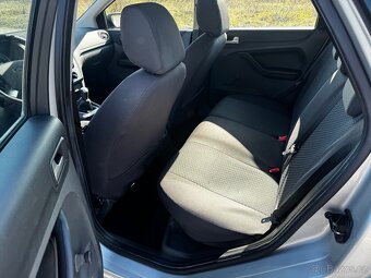 Ford Focus 1.6i 74Kw Style - Klima - 6