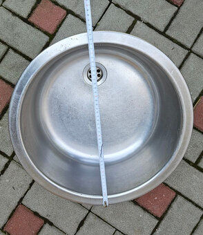 Kuchyňský kulatý nerez dřez, průměr 45 cm - 6