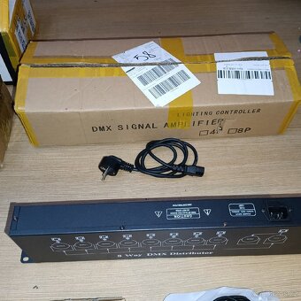 DMX ovladače a DMX spliter - 6