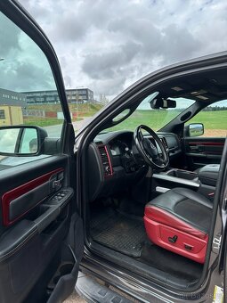 Dodge RAM Rebel 5.7 HEMI - 6
