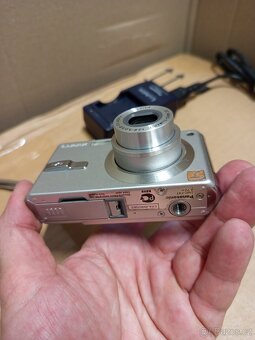 PANASONIC LUMIX DMC-FX7 - 6