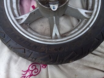 2008 Suzuki burgman 200 zadní kolo  130/70/12 - 6