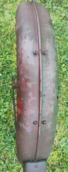 ČZ 150C - zadní blatník, původně červený - 6