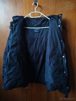 Černá teplá zimní bunda Bershka s kapucí - 6