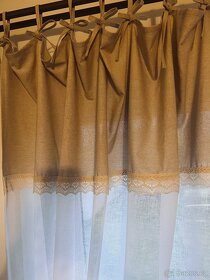 Záclony s krajkou a poutky - 6