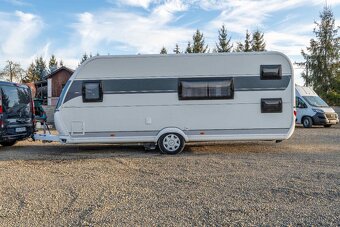 Príves 2022 Hobby De Luxe 540 KMFe – Plne vybavený 🚐✨ - 6