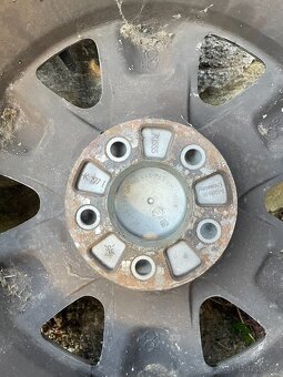 Prodám pneumatiky Opel Omega + disky - 6