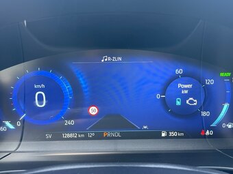 FORD KUGA 2,5 HYBRID 4x4 - 6