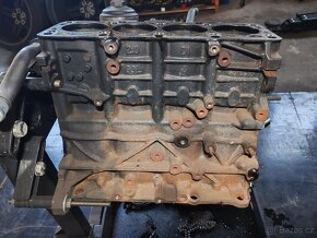 Blok motoru CBDB - 6