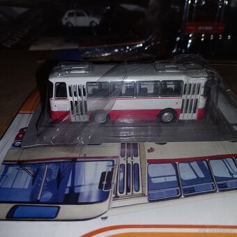 Prodám 5ks kovových modelů autobusů 1:72 - 6