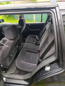 Volkswagen Golf Variant 1.6 16 V (77 kW), rok 2002, kombi - 6