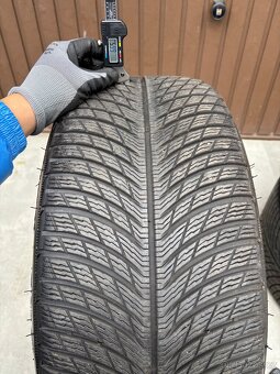 Mercedes AMG GT 4Door Zimní Michelin 275/35 21 315/30 r21 - 6
