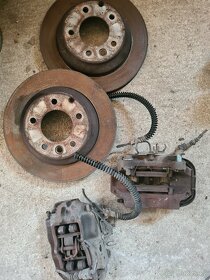 Predné brzdy 3.0 tdi VW Touareg 7l - 6