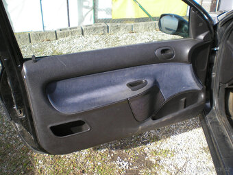 PEUGEOT 206 - 6