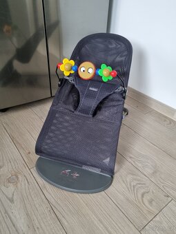 Nová hračka na lehátko BabyBjörn - očička - 6