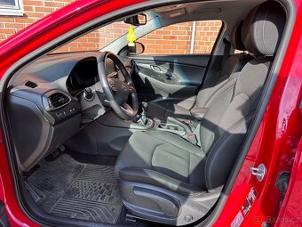 Hyundai i30 Fastback 1.0 T-GDI STYLE – r. 2018 - 6