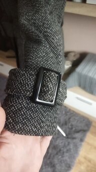 Prodám krásný šedo černý kabát s páskem - 6