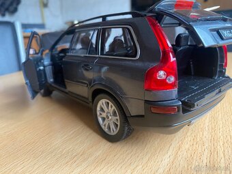 Volvo xc90 1:18 - 6