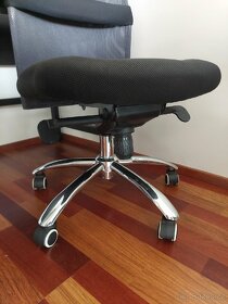 Pracovní stůl a židle - 6