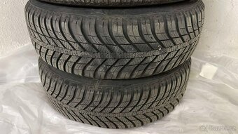 Ford Fiesta MK7 - celoroční pneu 175/65R14 + ráfky - 6