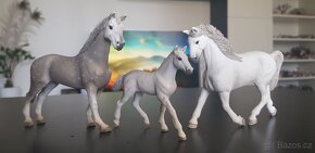 Schleich koně schwarzwaldský kůň, holštýnský kůň - 6