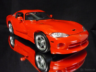 Dodge Viper GTS červený Maisto 1/18 - 6