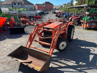 Hinomoto E 2004 D , 4x4 s originálním čelním nakladačem - 6