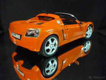 Opel Speedster Maisto 1/18 - 6