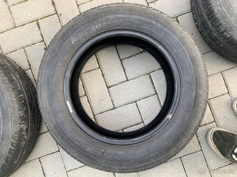 Prodám letní pneu 195/65 R15 - 6