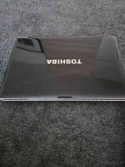 Prodám notebook Toshiba - 6
