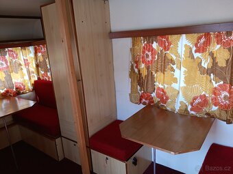 Obytný laminátový karavan - 6