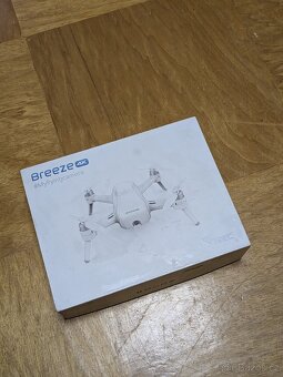 Yuneec Breeze 4K – na díly, nabíječka + baterie - 6
