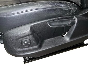 S-Line sedačky černá kůže šedá alcantara Audi Q5 8R 2010 - 6