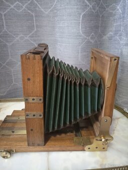 Historický dřevěný fotoaparát - 6