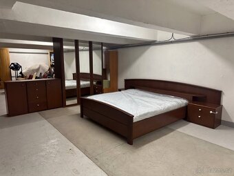 Ložnicová sestava – masivní vzhled, tmavý dekor - 6