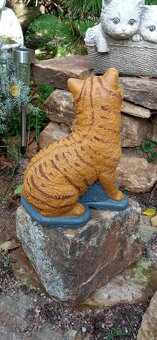 Zahradní dekorace- Sedící kočička - 6