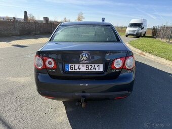 VW Jetta 2.0tdi 100kW •Najeto 261TKM•PůvodČR• - 6