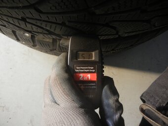 Zimní pneu Continental + Bridgestone 235/60R18 - 6