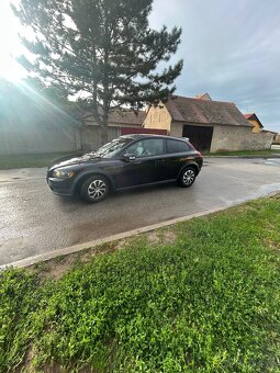 Volvo C30 1.6i (73 kW) / 192 100 km / rok výroby 2008 - 6