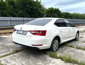 Skoda Superb III 1.6 TDI DSG - 6