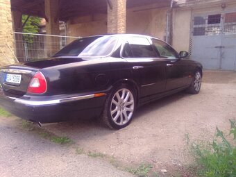 Jaguar XJ8 - 6