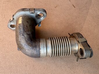 Spojovací potrubí EGR Radiátor 04L131521BH VW 2.0 Tdi - 6