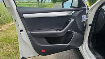 Škoda Octavia, 1,6 TDi 81 kW, DSG PANORAMA - 6