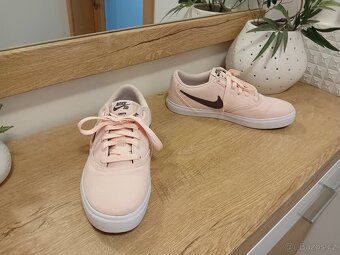 Nike dámské tenisky Solarsoft vel. 39 - 6