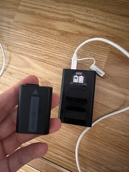 Sony alfa a6400 (na díly) + přislušnství - 6
