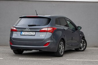 Hyundai i30 CW 1.6i CRDi VGT Family - 6