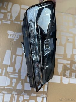 Prave přední světlo Fabia III - 6