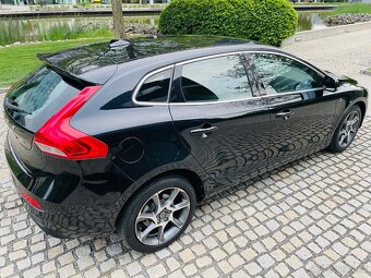 Volvo V40 2.0 D3 110KW 5VÁLEC MANUÁL OCEAN RACE LED SERVISKA - 6