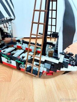 LEGO Pirates 6286 Skull's Eye Schooner - 6